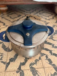 اغراض للبيع • بغداد • واتساب