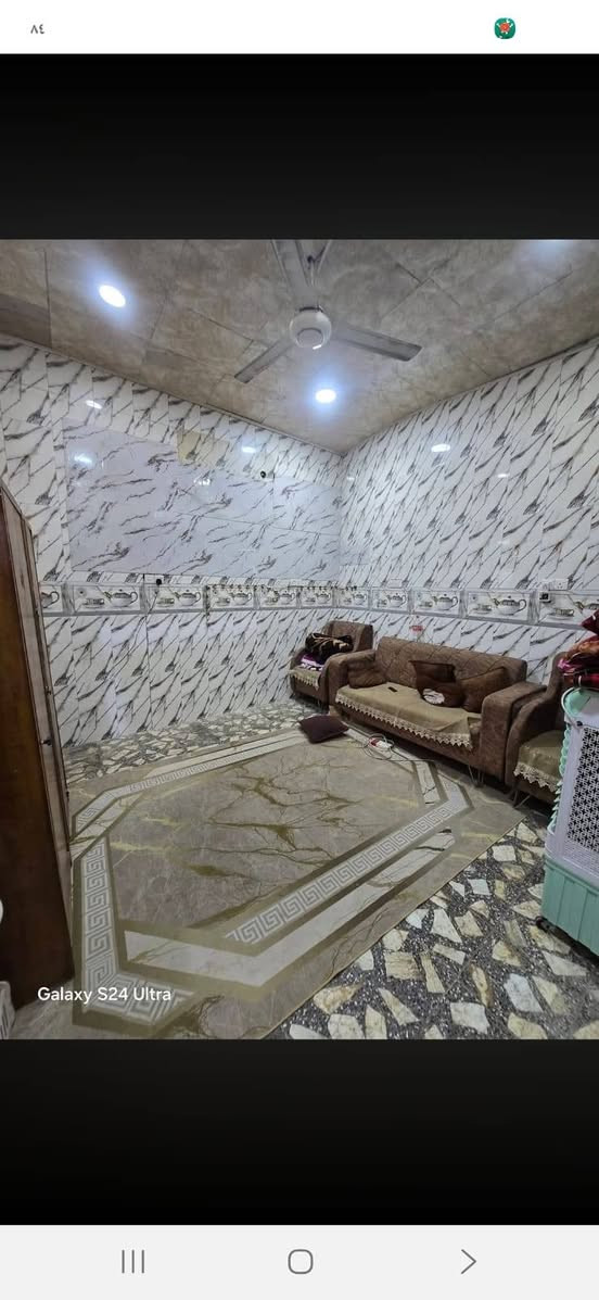 🏠 بيت للبيع – فرصة مميزة 🏠
📍 الموقع: شارع المطار الجديد – شارع سبيس

📐 المساحة: 250 متر
🏡 متكون من 3 بيوت
🛏️ 4 غرف
🚿 4 حمامات

💰 السعر: 130 مليون
💵 وبي مجال بسيط

📞 للاستفسار والمعاينة:
***********
📲 واتساب متوفر
