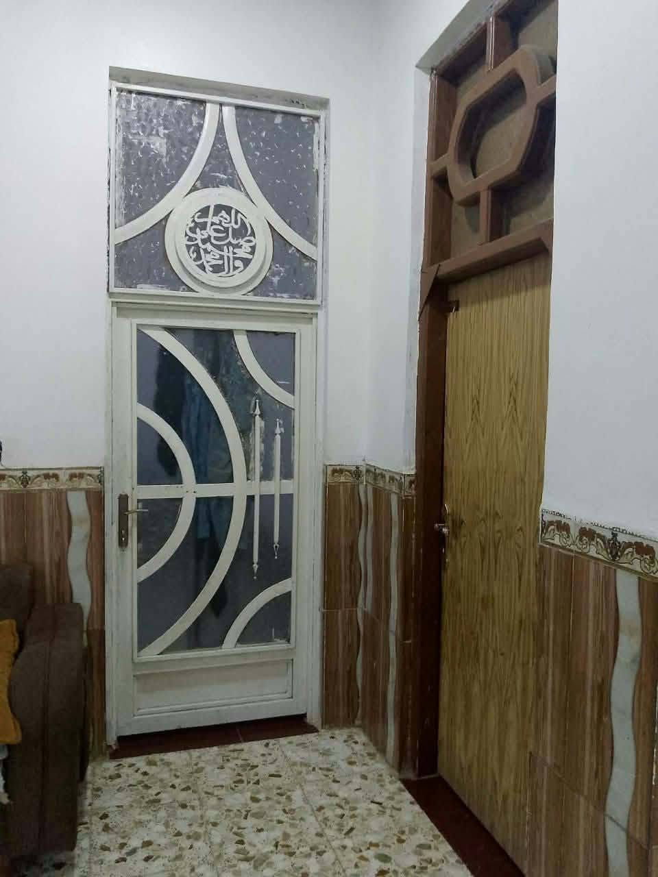 بيت للبيع • ٣٠٠م • غرفتين
