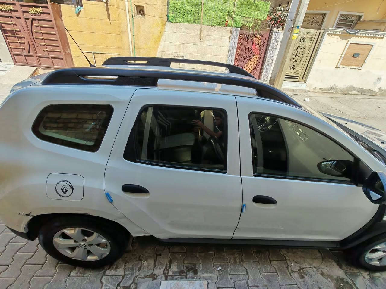 🚗رینو داستر فرنسي موديل 2021
ماشية 78,000 كيلو

مكفوله محرك وكير

كير أربع سرعات

محرك سعة 2000cc

اربعه سلندر

استلام من الشركه

صيانتها وتبديلات زيت المحرك من الشركه

البطاريه  جديده

تدفئة تبريد

قياس الاطارات 16

لون ابيض

كاميرا خلفيه دوار HD

شاشه اندروید اوتو +ابل كار بلي 

📍مكان السياره بغداد

     رقم اربيل -خصوصي

ملاحظة/مكفولة من الصبغ-بيها طختين بالجاملغ الخلفي 

📞 للاستفسار ***********

💰السعر 110 ورقة وبيها مجال للشراي
