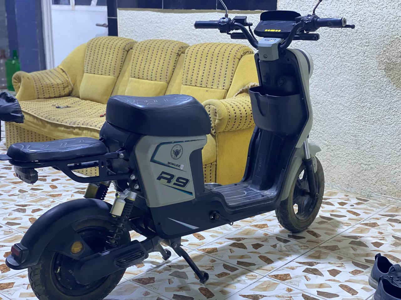 R9 • ٢٠٢٦ • نقصها بطاريات