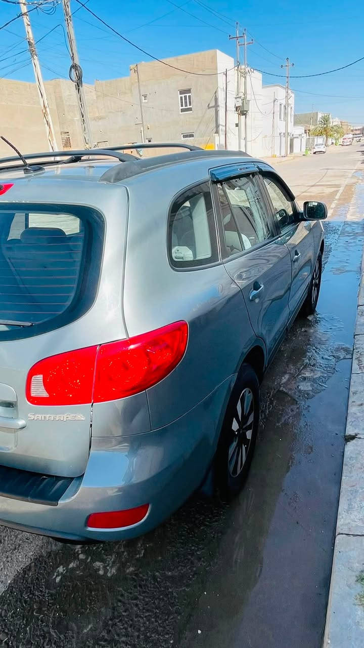 👇للبيع واذا اكو مراوس النترا اوبتما كورلا يرهم

🚘 هيونداي سانتافي V6 موديل 2007

🔹 المواصفات:
• المحرك: V6 بنزين
• سعة المحرك: 2700لتر تقريباً
• عدد السلندرات: 6
• ناقل الحركة: أوتوماتيك
• نظام الدفع: أمامي 2WD
• القوة: حوالي 250 حصان
• عزم الدوران: حوالي 336 نيوتن.متر
• نظام التوجيه: هيدروليكي
• عدد الأبواب: 5
• عدد الركاب: 5
• اللون: فضي

✨ التجهيزات والمميزات:
• ABS مانع انغلاق الفرامل
• EBD توزيع إلكتروني لقوة الفرامل
• وسائد هوائية أمامية وجانبية
• مثبت سرعة
• تحكم من المقود
• تكييف
• شاشة أندرويد حديثة
• زجاج كهربائي
• مرايا جانبية كهربائية
• حساسات خلفية
• جنوط ألمنيوم
• مساحة داخلية واسعة ومريحه
• ⁠
• ⁠سياره بيها من امريكا جاملغ وباب تبديل سياره صبغ حزام 
• ⁠سياره حلوه ونضيفه
• ⁠كير محرك حداديه امامي خلفي كله جديد تبريد ثلج سياره  
رقم ***********موجود واتساب مفتوح

