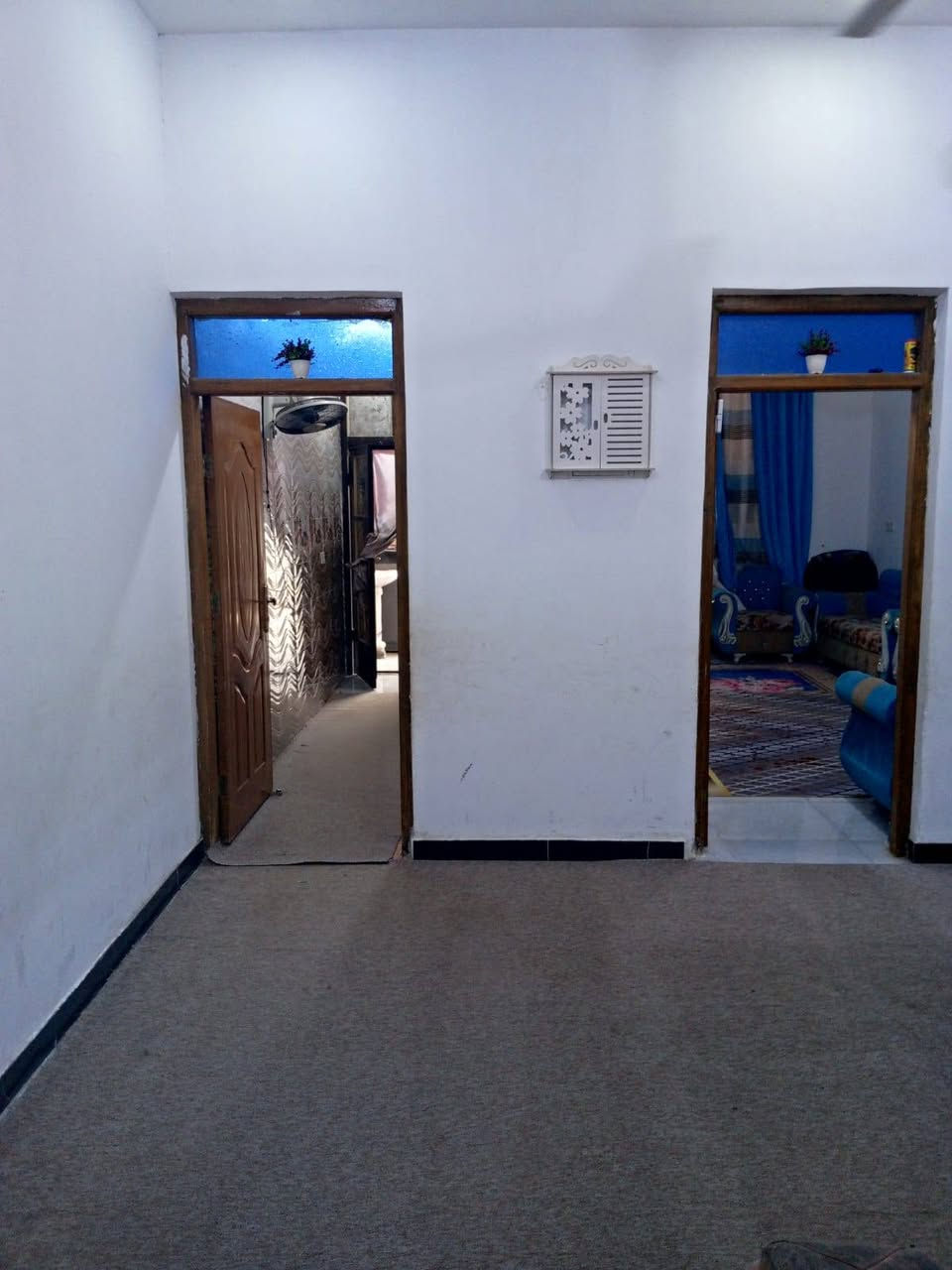 بيت للبيع 120م امامي التضحيه قرب مدرسه حبيبيب بن مظاهر غرفه صاله مطبخ حمام ديوانيه السعر 120بيه مجال للاستفسار *********** واتساب اتصال ***********

