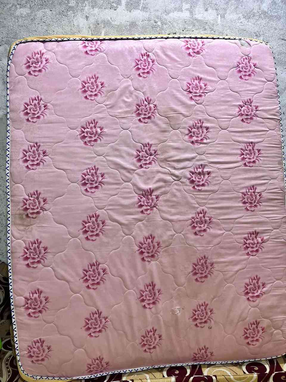 متوفر غرفه اخشاب صاج السعر مليونين وبيه مجال مع الدوشك العنوان القرنة الجلعة شارع 30 رقم الهاتف ***********
