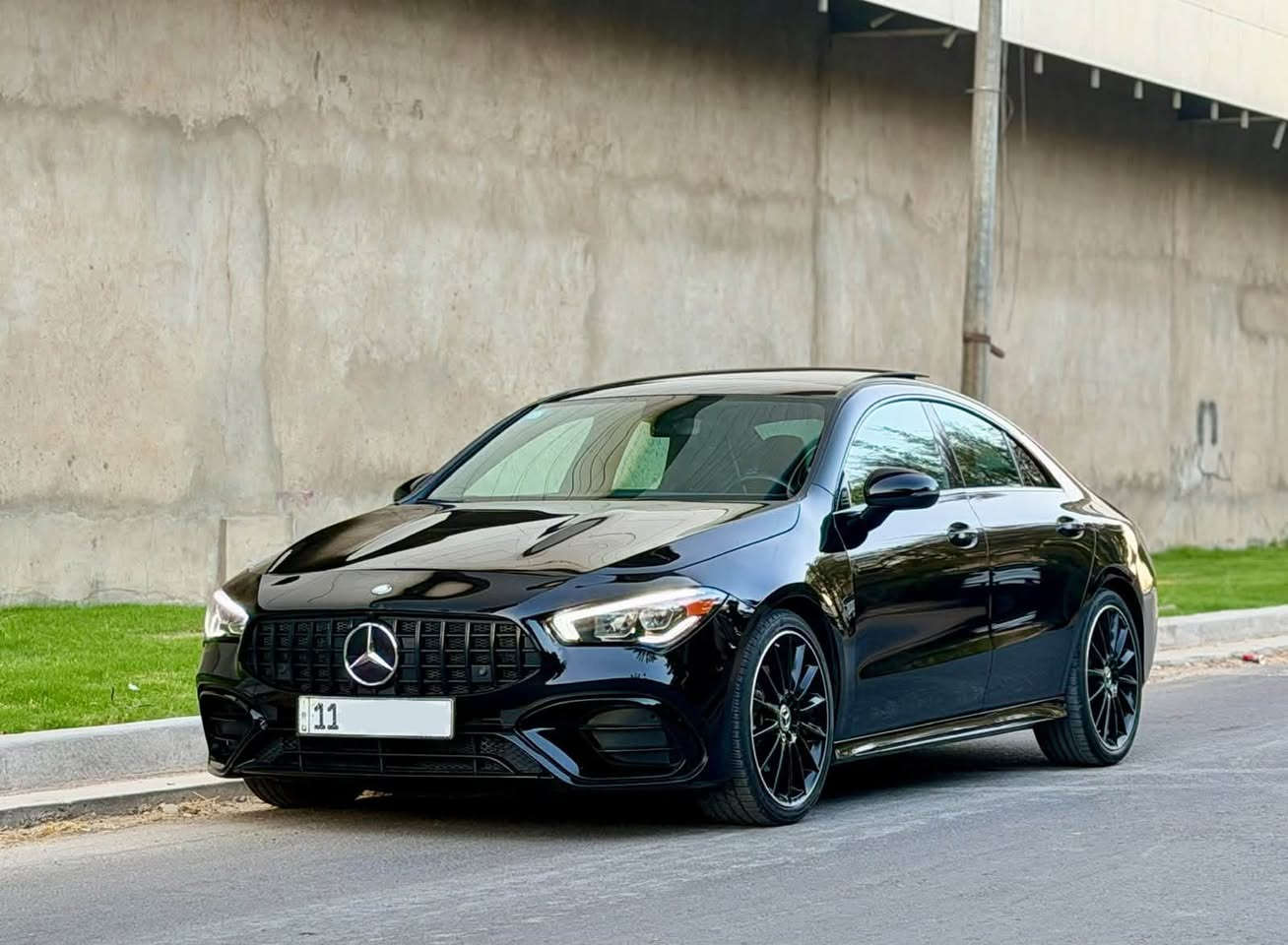 مارسدس CLA 250 
موديل 2022 
لون اسود 
ماشيه 37 الف كيلو 
عليها كت AMG  63
بانوراما 
جلد + شاموا 
داخل الوان متغير 
كشنات تدفئه 
وضعيات قياده 
رادار امامي + جانبي 
مري شفط 
سايد بريك كهربائي 
ويل amg 
تخم تاير جديد 
 
بيها صبغ 4 قطع حادثها جاملغ وبنيد + بابين صفحه الراكب ونصبتها حلوه رقم بغداد 

السعر ( 215 ) مكانها زيونه 

***********
