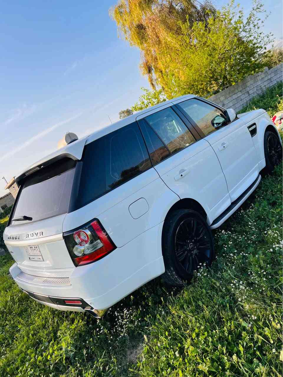 Rang rover 2013 Sport 

مةكينة بي سوبةر مةرغوب هةموو گياني لوكة  

جوپ كومپريسةري اصلي شةريكةم خستوةتة سةري   بةرز نزم دةبيت 

١٣٠ هةزار روشتوة  كوشنو ناوةوة دةرةوةي وةك ٢٠٢٠ واية   

بجوكترين خةلةلي نيية  هيج لةخةلةليك لة شاشة هةل نةبوة 

جال وساردي نيية  يةك سةر هيلالي جةمةلةغي دواوة پةلةيك كارتة   

كۆدي بو كراوة  يةكسةر دةيكةم بةناوتةوة   بةشةرت  

*********** دار بنديهكان, السليمانية
