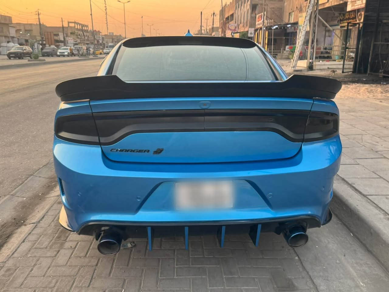 دودج جارجر 2019 للبيع 🔥المحرك: V6 3600 رقم بغداد باسمي
 هزه جديدة
(قوي وعملي جداً)ناقل الحركة: كير أوتوماتيك 8 سرع ماشيه: 108 ألف ميل/كم الإضافات: 
لد (LED) متغير الألوان🔧
 الحالة الميكانيكية والجاهزية:
المحرك والكير بحالة ممتازة 
صدر وتبريد جديد بالكامل ❄️منظومة وقود جديدة بالكامل
السيارة استخدام شخصي نظيف جداً، ولا تحتاج أي مصاريف نهائياً🛡️ تفاصيل الحادث:حادث سطحي بسيط جداً (موضح بالصور)
صبغ الدعامية فقط لأغراض التحديث الإيرباكات سليمة بالكامل (بدون أيرباك)
📍 الموقع  بغداد - الكرخ 
السعر: 185 ورقة  للاستفسار والتواصل:رقم الهاتف:
*********** بغداد, العراق
