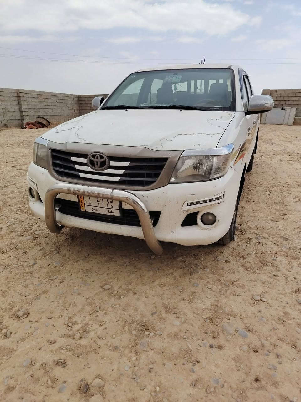 *تويوتا هايلوكس للبيع*
*بيك اب - دبل غمارة - الشاصي المرغوب*

الموديل: 2015
المحرك: 2.7 VVT-i - بنزين 2700 EFI
الكير: اوتوماتيك
الدفع: 2 ويل 
اللون: ابيض
الرقم: بغداد
المكان: ديالى - جلولاء

*المواصفات والاضافات:*
- دبل غمارة 4 ابواب
- ويل كب حجم كبير بلادي
- دعامية امامية  TOYOTA اصلي + لدات نهارية
- مرايا كهرباء مع اشارة
- بدي خلفي مغطى + مصد خلفي نيكل
- تخم تايرات جيد
- خطوط جانبية بلادية

*حالة السيارة:*
السيارة من الصور نظيفة وشاصيها المرغوب19 الطويل، ماشية *206,536 كم* فقط حسب الدشبول.
البنيد بيه فطر بالصبغ مثل ما واضح بالصور بسبب الشمس، السيارة بيه بارد حسب سونار 
السيارة جاهزة وما بيها نقص كير ومحرك بشرط ، تشتغل وكلشي على وضعها.

*السعر: [ 225 ]*
*للاستفسار والاتصال: [ *********** ]*
