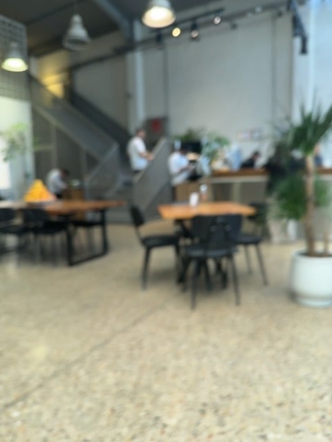طاولة ٦٥٠