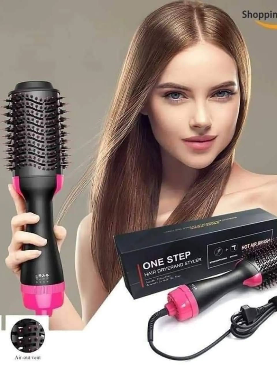 فرشة سشوار حراري ONE STEP 
تصميم ايطالي بروفشنال 🇮🇹
الفرشة الي تكلمت عليه الجميله نورس ستار❤️

كلش سريعة وعملية تجفف وتصفف الشعر بنفس الوكت 

فرشه شسوار شغلهه روعة وسهله الاستخدام ⚘⚘
الفرشة اسنانها ضدالتشابك او التقطيع 💯💯
مفيده للبنات💄💄 الي يتعاجزون من استخدام الشسوار العادي
يستخدم بحالة الشعر الكيرلي و الشعر الطويل 
💖💖الشرح وطريقة الاستخدام موضحة بالفيديو عن طريق تجربة نورس ستار 💋💋

بيه  3 سرعات ( عالي ، وسط ، منخفض ) 
ممكن يستخدم الجهاز مع علاج الكيراتين والبروتين 

قوة الجهاز 1000واط
السعر  14  الف 
🚘يوجد خدمة توصيل لجميع محافظات العراق ٤ الاف🚘
***********

نص مكتوب في الصور:
- Shoppin ONE STEP HAIR DRYER AND STYLER Air-out vent