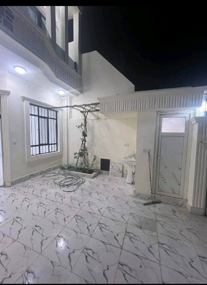 دار طابو زراعي  طابقين مساحه ١٠٠متر واجه ٥
الموقع كركوك حي الواسطي معوقين 

محتويات الدار غرفة نوم وهول ومطبخ وصالون 
الطابق الثاني غرفة نوم وبيتونه وكراج وحديقه 
السعر ٩٨ وبي مجال 

للاتصال والاستفسار***********
