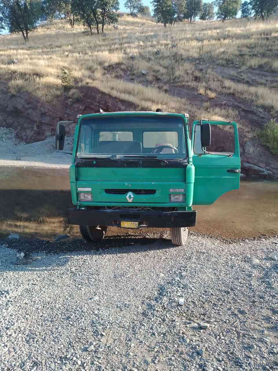 للبيع • شاحنة