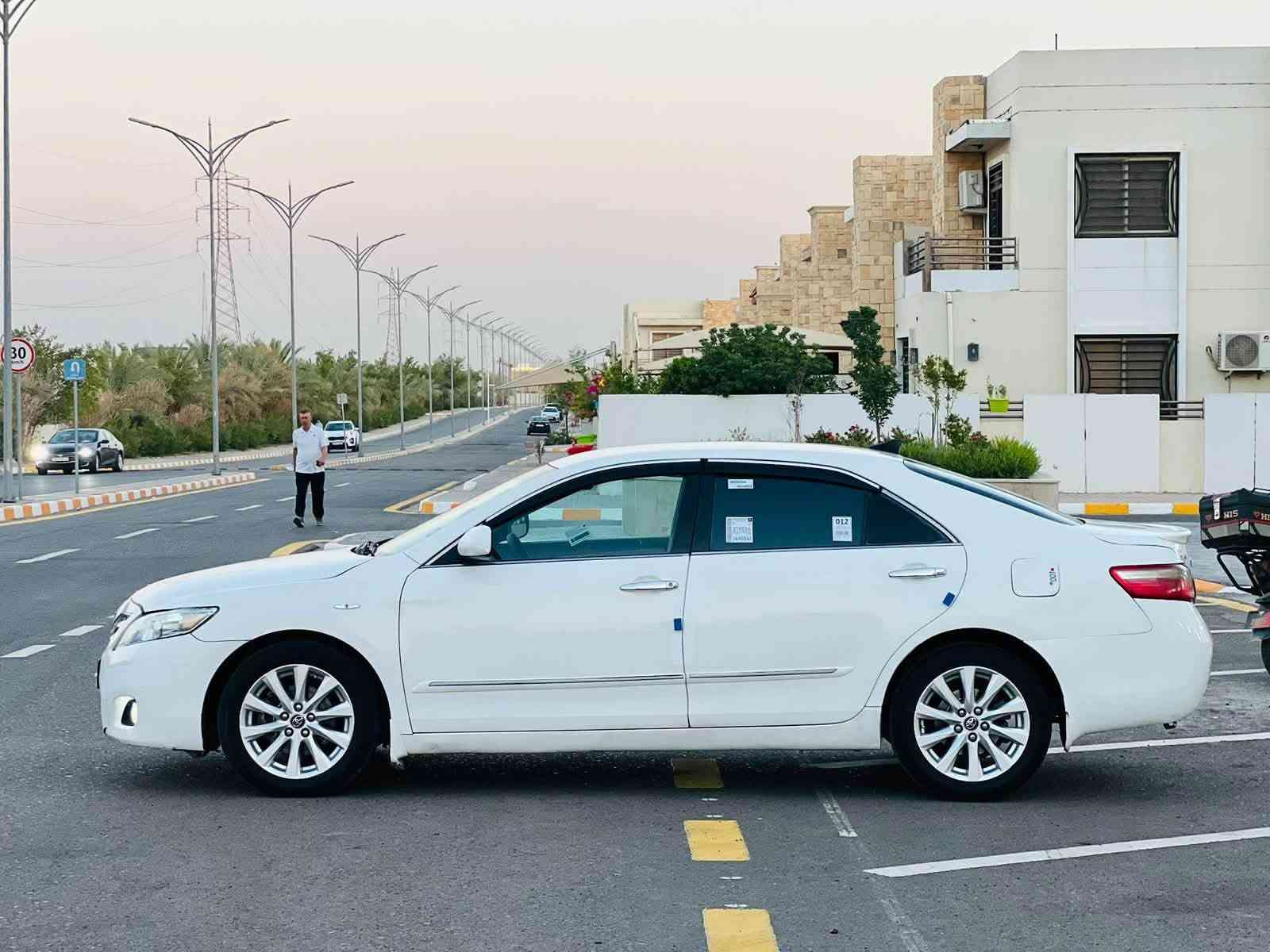 للبيع فقط '
تيوتا كامري وارد خليجي

 الموديل 2008 الون ابيض ثلجي صبغ قطعه وحده صبغ  بدون اي دواخل والباقي مكفول مكينه 2400 vvtبدون لاصرف لابخار كير 

بدون اي عيب مواصفات   

داخل رصاصي

بلاجكتور بلادي بجم كامله كله زينون  

مسجل بلادي شركه

قطعتين تبريد ثلج ثلج

ويل كب كروم 5 جديد وتخم تاير جديد  

حساس خلفي 

تحكم مري جانبي 

4دسك

اواكس 

يو اس بي

اي بي اس 

كير/محرك/صدر/تخم تاير/تخم ويل كب /باتري/كهربائيات/تبريد/تدفئه/ارضيه جلد/دوشمه-كله جديد وبالشرط

رقم بغداد   انكليزي(11)سنويه جديده هزه جديده 

شرط التحويل والغرامات السياره باسمنا 
 ب 106 وبيهه مجال بسيط 

عنوان السياره بغداد ال غزاليه 
***********  اتصال فقط 
*********** واتساب فقط
