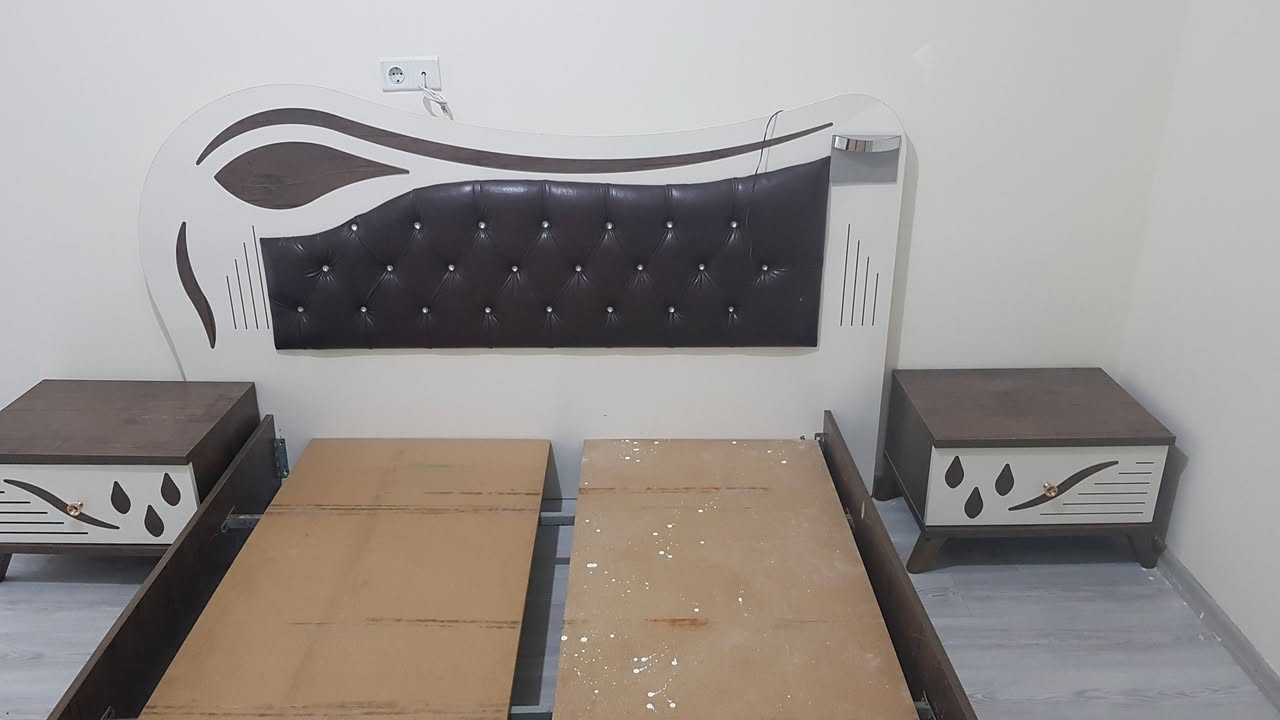 للبيع المستعجل غرفة نوم ٥ قطع
٢٠٠ الف متواجد اربيل 
للتواصل ***********
