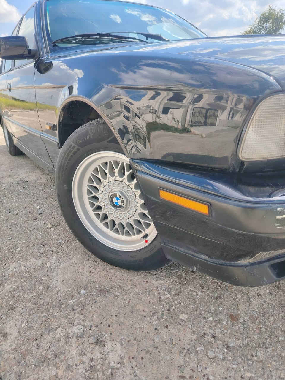 Bmw 525
موديل ١٩٩١  سياره فول
سعر ٥٥ بي مجال  لتفاصيل اتصل ع رقم
***********
