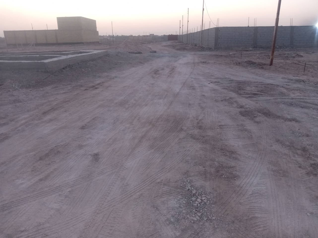 السلام عليكم 400متر طابو اسهم تحويل مباشر على طريق السفينه خلف ثانويت الواثق ماء كهرباء متوفر ***********
