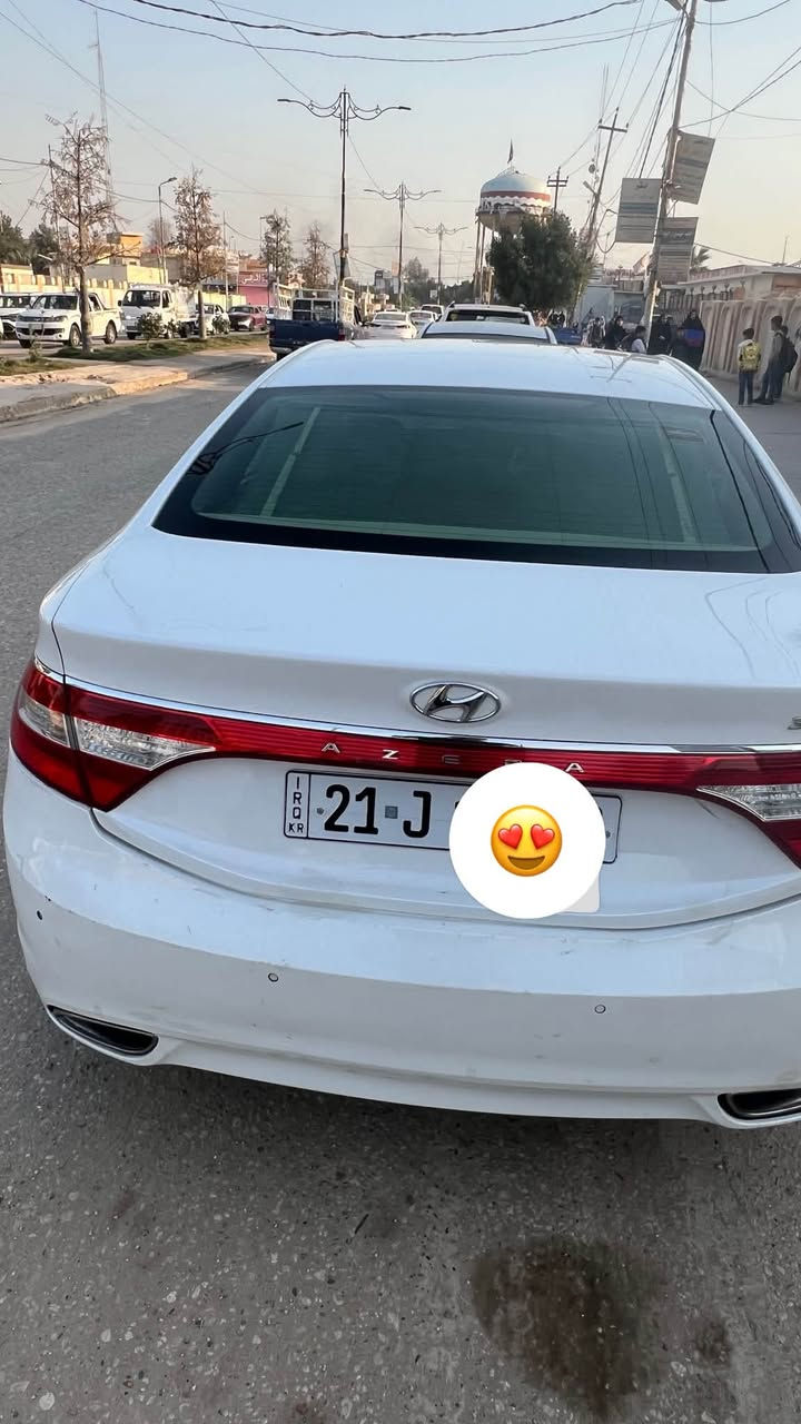 للبيع ازيرا 2015 خليجي
السيارة بيه بابين عكس السايق مبدلات و ملاون وياهن شويه من الجاملغ الخلفي بدون ضربه ولا شخوط
ايرباكات الشركة سليمة 
محرك 6 سلنر 3000  
رقم جديد سليمانية 
سنوية لل 2030 
بردات ابواب خلفية وبردة كهربائية
 تحكم استيرن
مانع انزلاق
كشنات تدفئة
دواخل بيجي
تبريد خلفي
لد امامي
اشاير بل مري
مري شفط
مدخل AUX + USB
تبريد و حدادية وتايرات و باتري جدد
السعر/ 115 وبيه مجال 
للاستفسار 
***********
