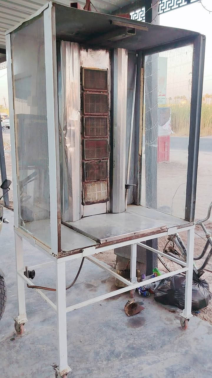 مكلف بالنشر 

السلام عليكم  
غراض كافتريا للبيع 
كما موضح بالصور 
3 ميز مع كراسيهن 8 
جام خانه مال فلافل 
ميز عدد 2 منفصلات 
مبردة توكما  
طباخ x 3.فلافل ومشكل وبركر 
سنك صغير حجم 160 سم 
شواية كص مع ملحقاتها  
للاستفسار 
***********
