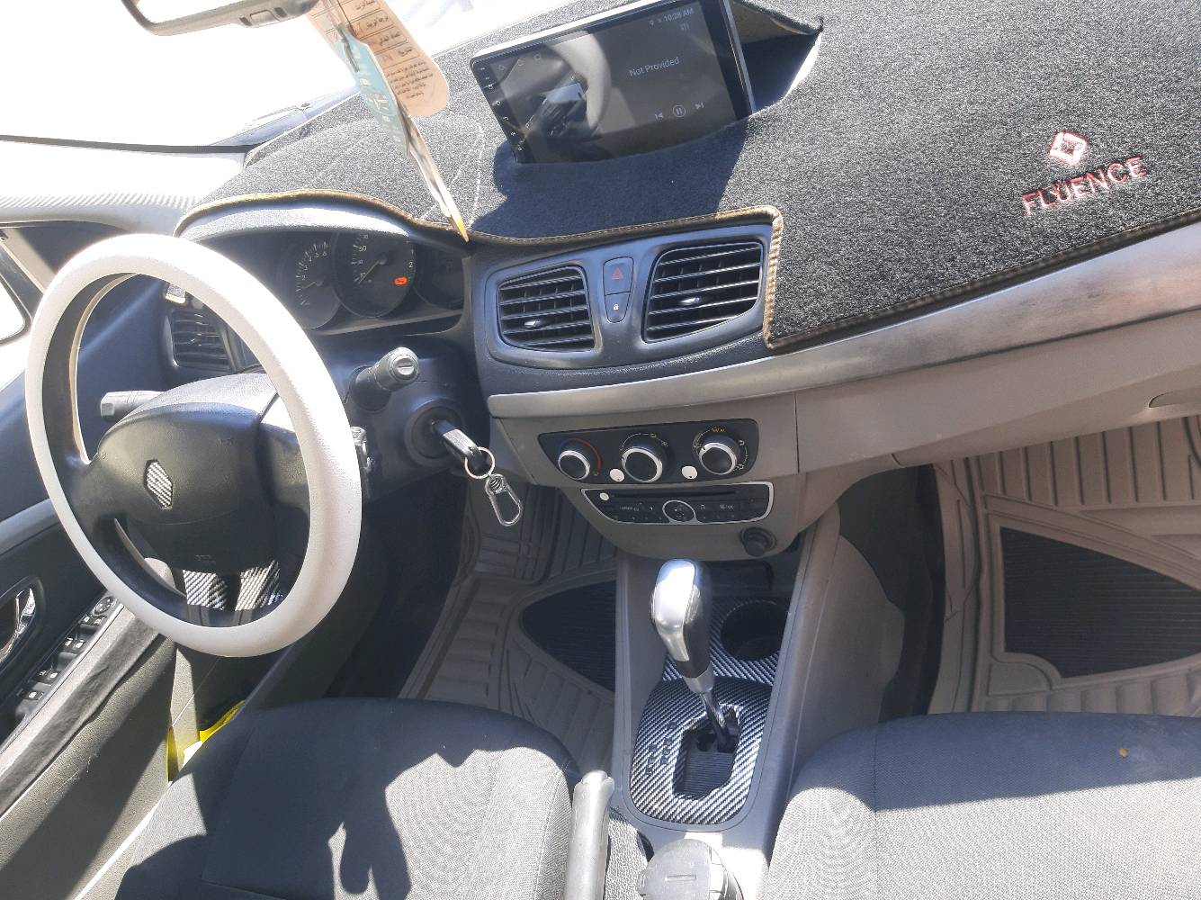 السلام عليكم
رينو فلاونس للبيع
موديل 2013 
محرك 1600cc
تبريد خير من الله
 رقم ديالئ الانكليزي 
سنويه لل 29
الاستفسار الاتصال علئ الرقم ***********