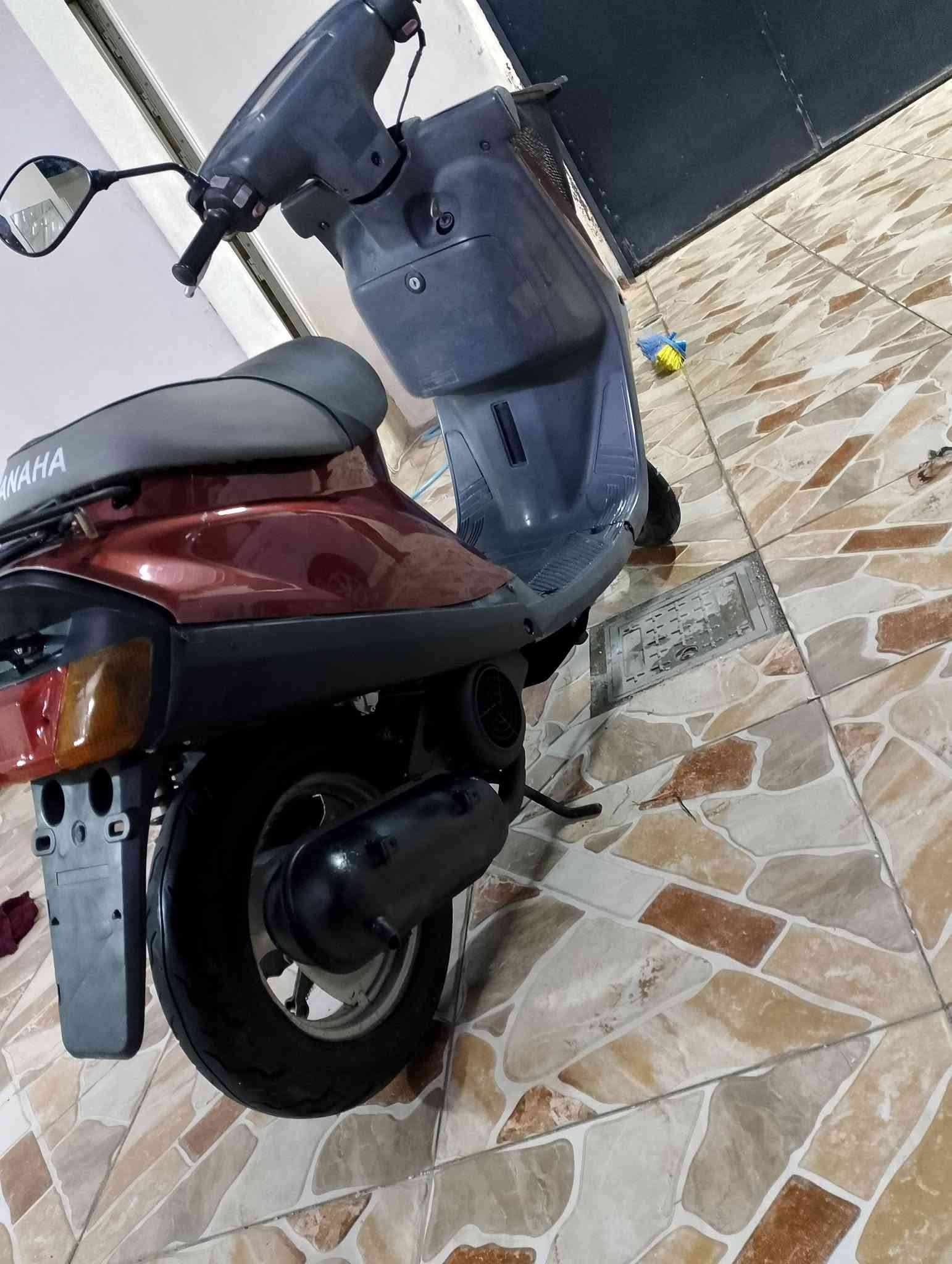 السلام عليكم، هذه الدراجة للبيع
النوع: ياماها (Yamaha))

المحرك: ما مفتوح وبدون أي مشاك

الكهربائيات: كلها شغالة ونظيفة

المكابح (البريك): يقف بمكانه، بدون أي عيب 

الفطر (الشرائح/الكفرات): ما مكسور بلادی

وجاهز بلاديالإطارات (التواير): جديد

تعال خاص و بعدین نتفاهم
***********
