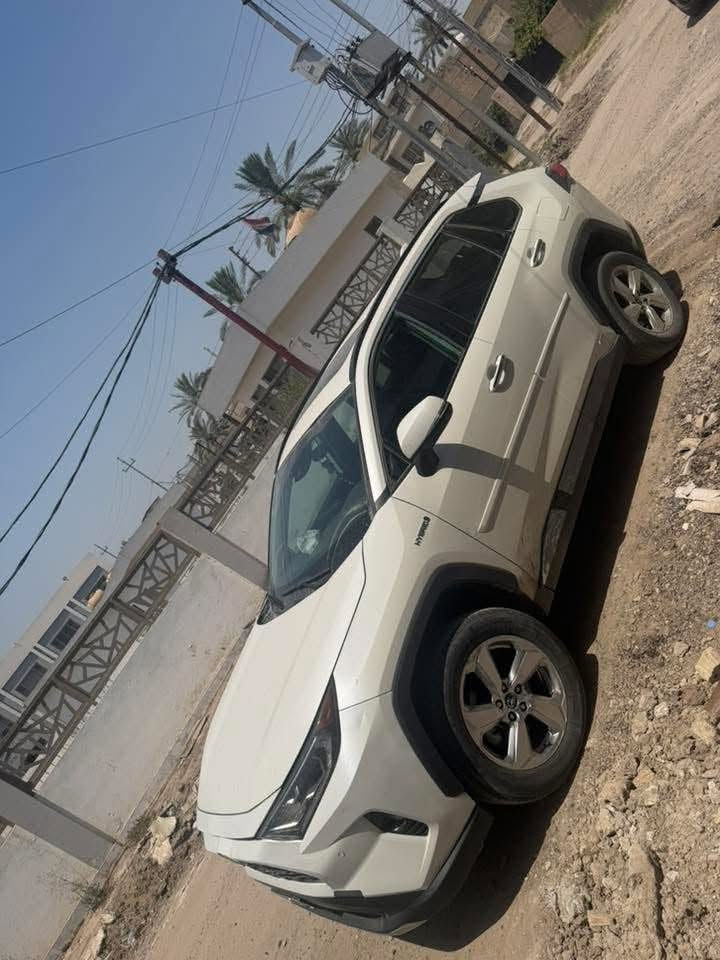 للبيع Toyota RAV4 Hybrid Limited موديل 2021 او مراوس بمارسيدس  c300
• فئة Limited (فل أوبشن)

• وارد أمريكي

• محرك وبطارية الهايبرد بحالة ممتازة

• حادث سابق تجميلي فقط (تبديل بونيد وبلادي) وتم الإصلاح بشكل احترافي

• السيارة نظيفة وجاهزة للاستخدام ولا تحتاج مصاريف

مميزات:

✓ اقتصادية جداً بالوقود

✓ مواصفات كاملة

✓ كاميرات وحساسات

✓ فتحة سقف

✓ مقاعد جلد

✓ تشغيل بصمة وميزة تشغيل عن بعد 

رقم بغداد ب اسمي 

للاستفسار والمشاهدة يرجى التواصل على الرقم

***********
