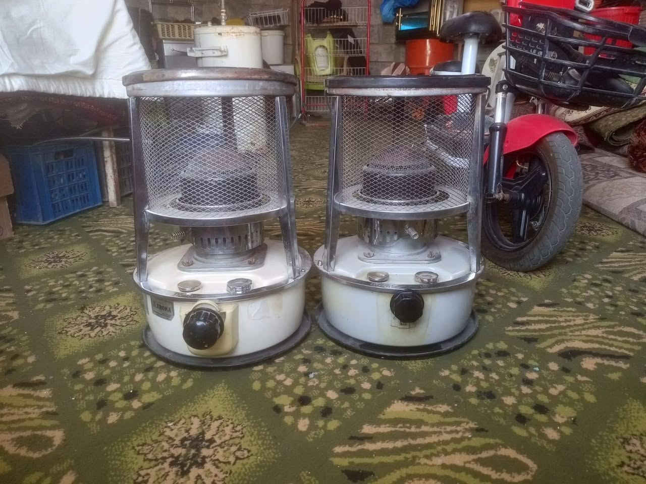 سرير • بدون تفاصيل