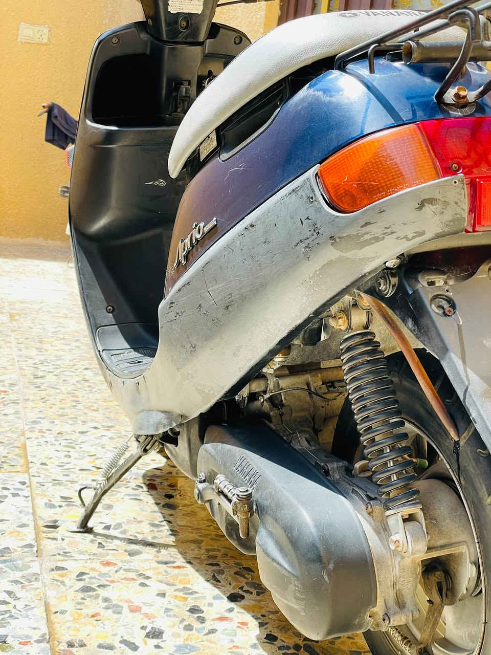 السلام عليكم دراجه بطه للبيع موديل 99 لون نيلي💙الدراجه بلادي الله شاهد الدراجه على حطت البلادي كفرات بلاديات مالته مال الحاويه كابريتير بلادي مال حاويه على وضع الحاويه الدراجه كهربائيات كله شغاله ماكو شي نقص ابد مكينه شرط الشد تمشي بلشارع الدراجه طير مامفتوحه الدراجه للعلم رنكات كير بساتم بوشه كلهن ماملعوب بيهن الدراجه كلشي شغال بيه سلف اشاير بگ لايك عالي وناصي يعني تجي تفحص شواصي شرط تصلخ الدراجه اذا بيهن زلغ الدراجه مرجوعه تجي تفحص براحتك للصبح الدراجه مال بيت مال جناي اخذته حاويه الدراجه يعني دهن كل سبوع احطله تايرات + ويلات بلاديات شرط مال الحاويه شرط  السعر 475 وبيه مجال للشراي والجناي مو بياع شره يجي يكسر بيه مكاني كربلاء حي الاطارات قرب شارع عشرين للتواصل على الخاص او الاتصال على الرقم *********** واسف على الاطاله💙

