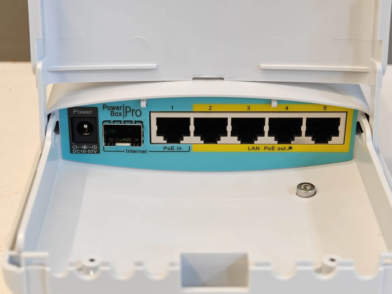 Power box 5 pro
➖➖➖السعر 135 الف➖➖➖

🌐 يتوفر أيضًا جميع مواد الإنترنت FTTH/WIRELESS، كاميرات المراقبة، ومنظومات الطاقة الشمسية.

📞 للاستفسار والحجز: ***********

✅قناة الواتساب  https://whatsapp.com/channel/0029Vb851VFGU3BKp1cOX62v

✅قناة التيليكرام https://t.me/ultrashopiraq

🚛 خدمة توصيل لكافة المحافظات 🚛
