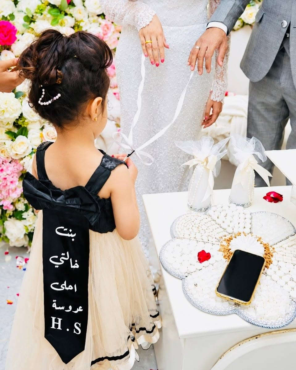 اجمل اللقطات وصلتني من زبونتي 😊😊
الف الف مبارك للعروس والف عافية للطفلة الجميلة ذهب وام ذهب 😘😘🌹🌹
متوفر طباعه حرارية ثابتة  حسب الطلب 
ديالى / المقدادية

نص مكتوب في الصور:
- 1