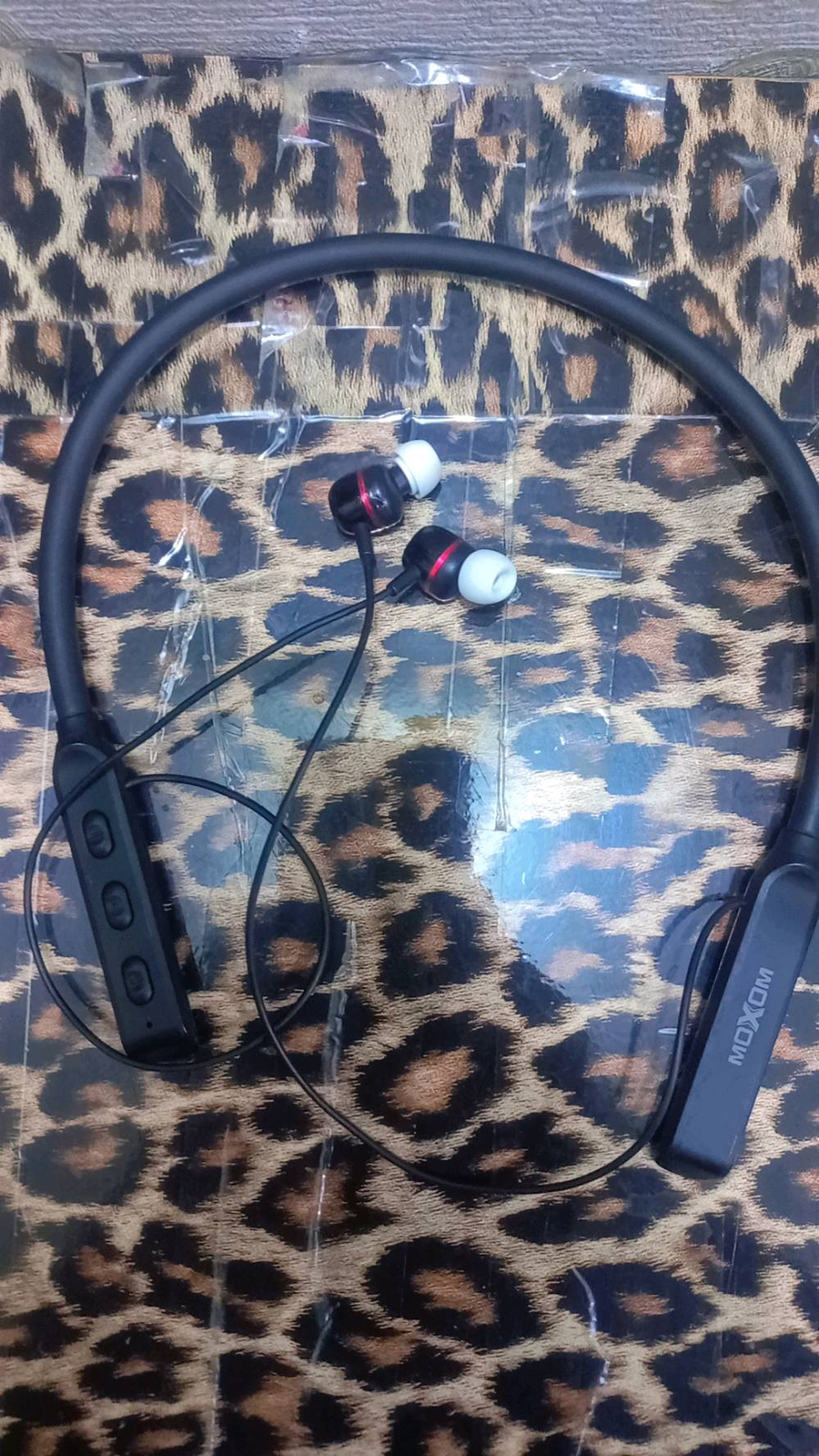 إعلان بيع سماعة MOXOM

🎧 سماعة رقبة MOXOM للبيع

💰 السعر: 25 دينار
🤝 يوجد مجال للتفاوض
✅ السماعة شغالة وحالتها جيدة
📍 العنوان: الزعفرانية – شارع الكهرباء

📸 الصور موجودة بالإعلان.