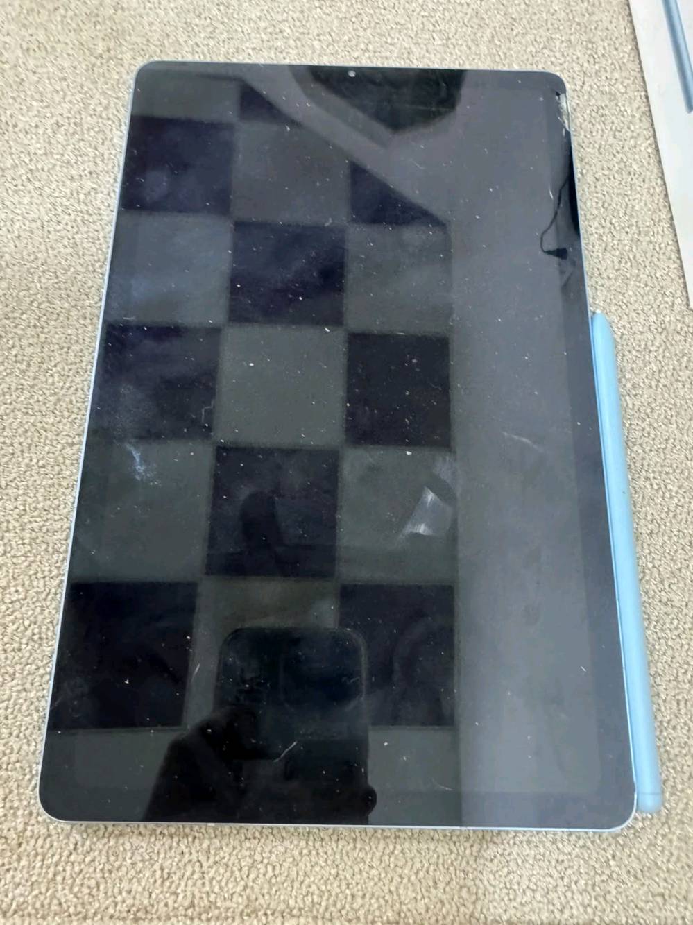 ايباد نضيف جدن السعر 150 
الذاكره 256 و العشوائي 16
البطاريه 6000 ملي امبير
العاب 60 الى 90 في لعبت ببجي 90
ااشاشه 120hz
 حجم الشاشه12:5 انج
العنوان بصره قضاء شط العرب تنومة شارع القاطع