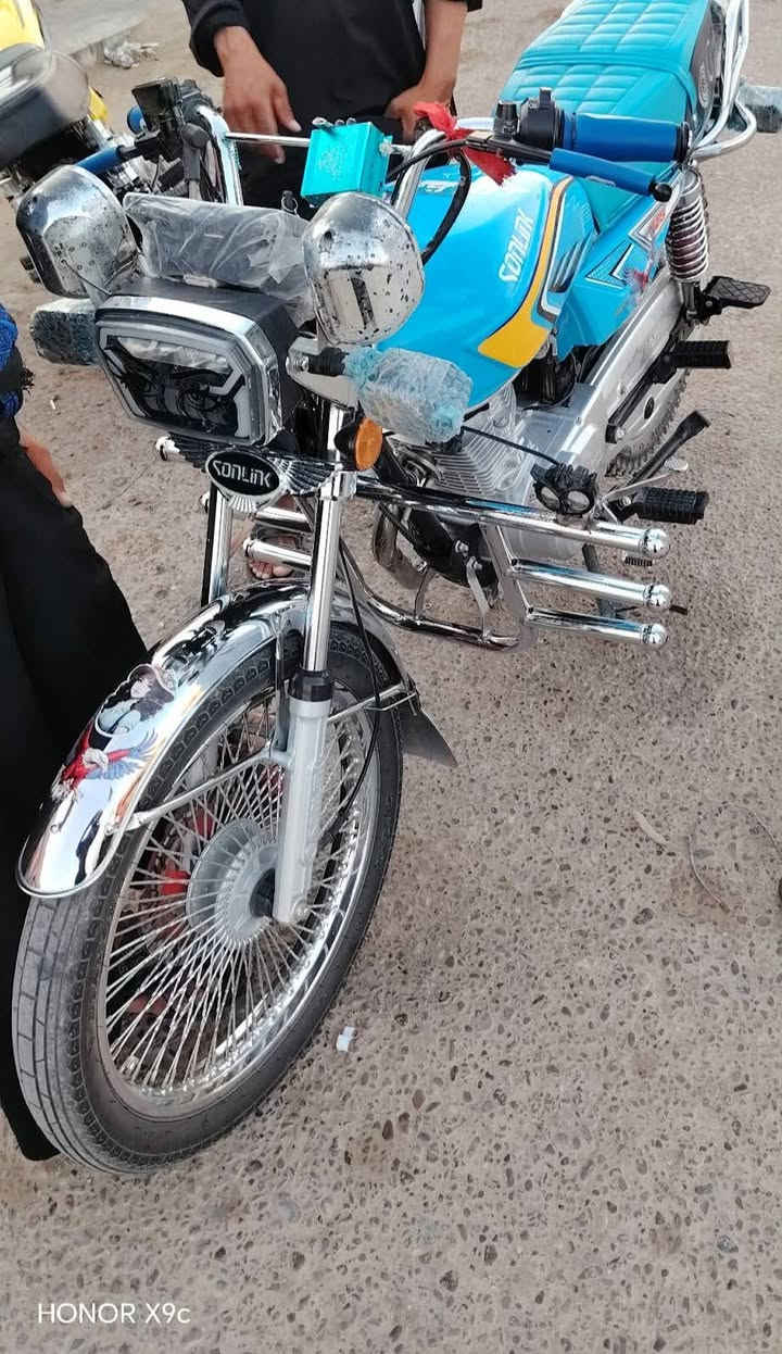 دراجه مناسبه للبيع ***********
