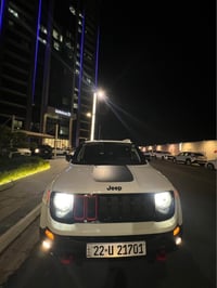 جيب رييجنيد 2023   Trailhawk – أعلى فئة للطرق   اللون ابيض  رقم الشاصي...