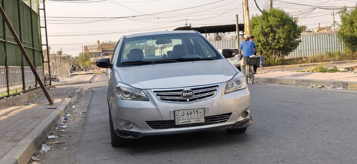 السلام عليكم BYD  G3  2013 كير اوتماتيك المرغوب مكفولة من ضربه وصبغ وتبديل وخياس سياره جاهزه على آخر حبايه فول مواصفات ماشيه 130 ألف حقيقي محرك وكير شرط ممفتوحات بلاديات رقم بغداد سنويه 2029 تحويل مباشر مكاني بغداد سعرها ٥٠ وبيها مجال رقمي ***********
