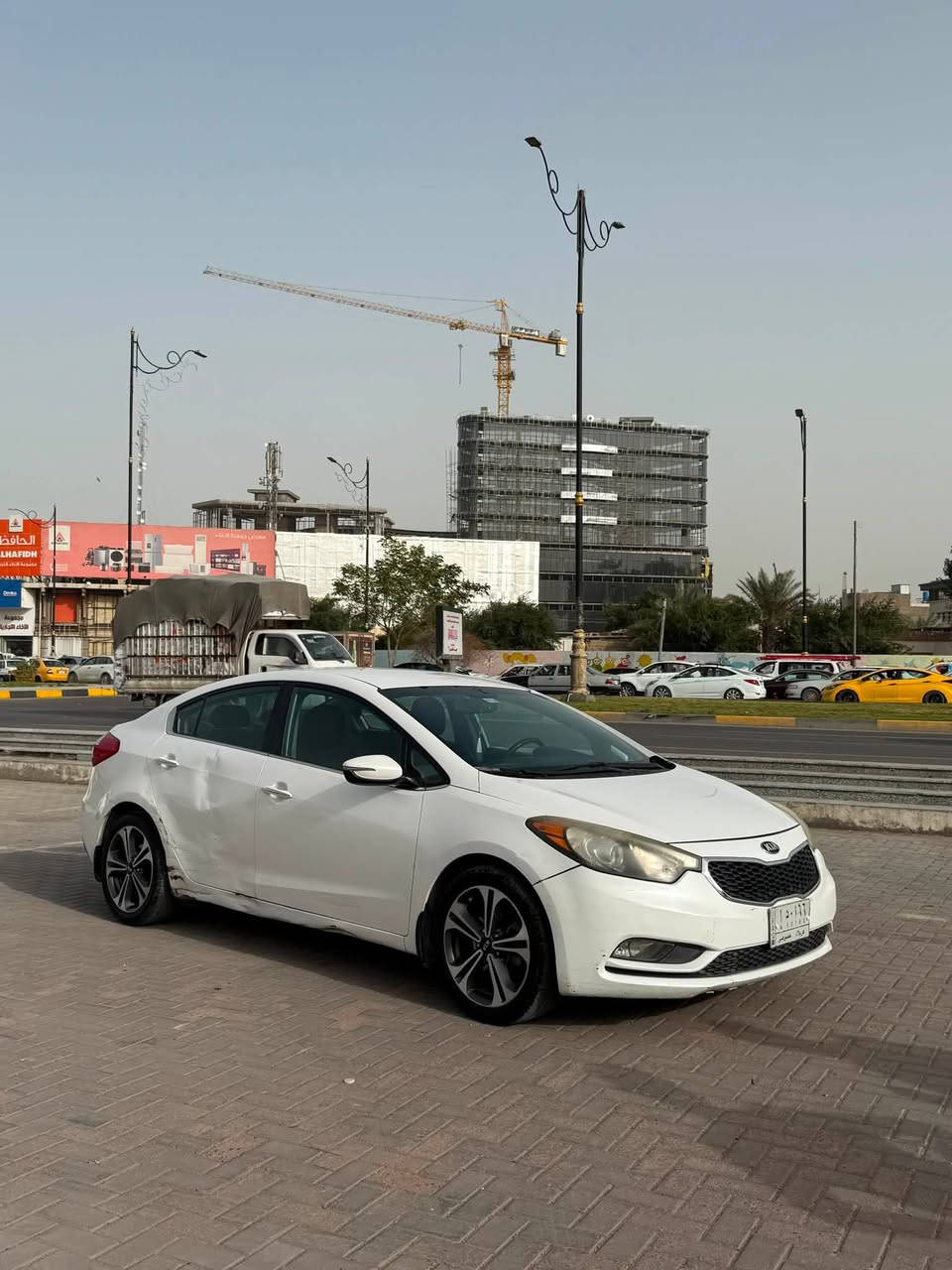 فئة EX
محرك 2000
كلين تايتل بدون حادث 
مواصفات:
ويل كروم سبورت 
تحكمات ستيرن 
كروز سرعة 
كامره وشاشة 
تدفئة مقاعد 
مري شفط 
حساسات خلفية 
حدادية جديده + تايرات جديده 
محرك بحاله ممتازه
ماشيه 155 الف
ملاحظه السياره بدون قطرة صبغ بجم كبس 
السعر 
بي مجال جدا بسيط 77$

للتواصل اتصال فقط ***********
