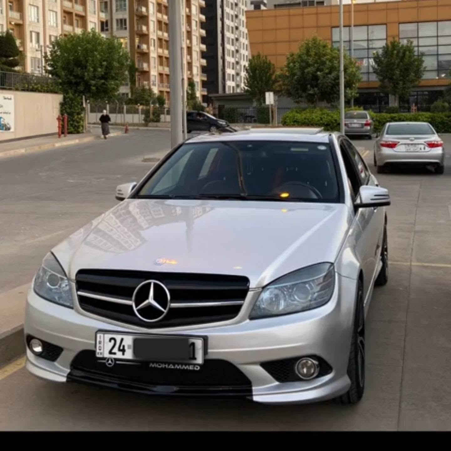 Marseds c300 model 2010 
دوو بارجه و نيو سبوخه فول مواسه فات 
سه ياره كه ره قه م سنه وي هه مووشتي نويه 
كير مه كينه ته بريت -ته عويل خرامه به شه رت 
سعري ١٢٠ وره قه و مه جال 
٠٧٥٠،٣٩٣٨٣٥٩
💣 أربيل, العراق

نص مكتوب في الصور:
- hama__Benz Today 8:34 PM Message hama__B...