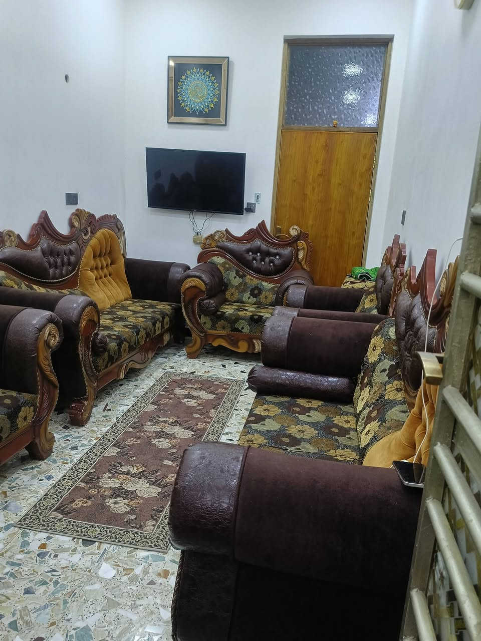 تخم للبيع لسعر 350 مكان مدينه لهاتف ***********
