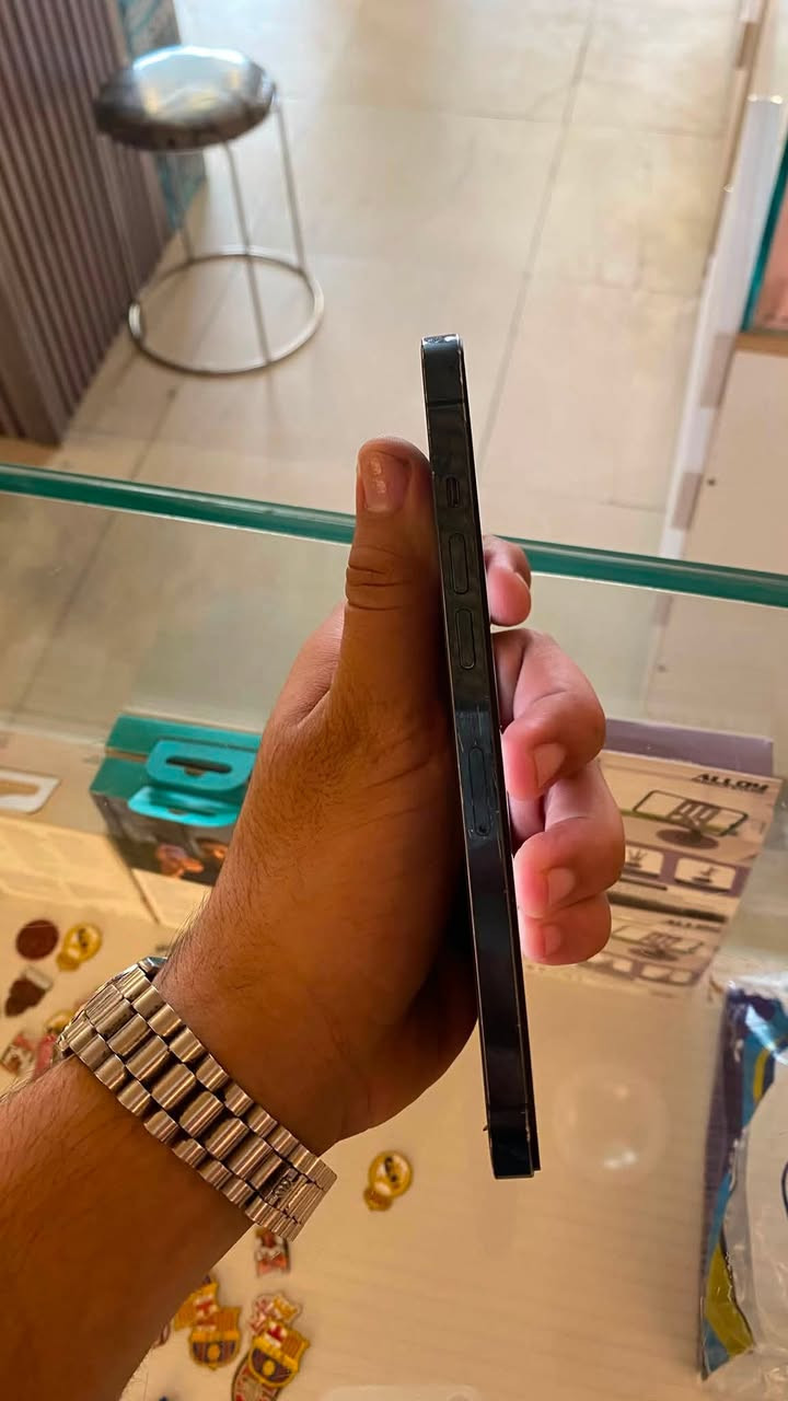 سلام عليكم 12 برو ماكس ذاكره 256 بطاريه 100 مستبدل اصلي شرط و شاشه هم نوعيه وصط سعره 280 عنوان سيديه شارع تجاري ***********

نص مكتوب في الصور:
- ٤:٢٣
- حول
- الاسم
- iPhone <
- إصدار iOS
- 27.0.1 <
- اسم الطراز
- iPhone 12 Pro Max
- رقم الطراز
- MGDF3AA/A
- الرقم التسلسلي
- F2LF6LEBOD56
- سجل تاريخ القطع والخدمة
- الأغاني
- الفيديوهات
- الصور
- السعة
- ٢٥٦ غ.ب.
- متوفرة
- ٢٣٤,٩٧ غ.ب.
- عنوان Wi-Fi
- 5C:70:17:B7:98:F5
- Bluetooth
- 5C:70:17:C5:C8:CB