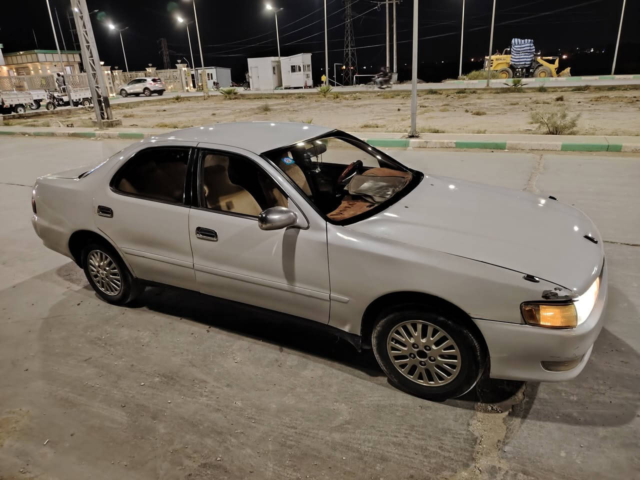 السلام عليكم كرسته للبيع مصبوغه جماليه فقط بيها طخه بسيطه بلجمالغ الامامي جهه السايق جاهزه كير محرك ونجي مكفولات لاتنقيص ولاتبخير تبريد ثلج تخم تاير حداديه توني مبدلها لايت زنون سنويه لحد 2030 رقم انگليزي بسمي السعر 65 مكانه ذي قار الشطره  رقم الهاتف ***********
