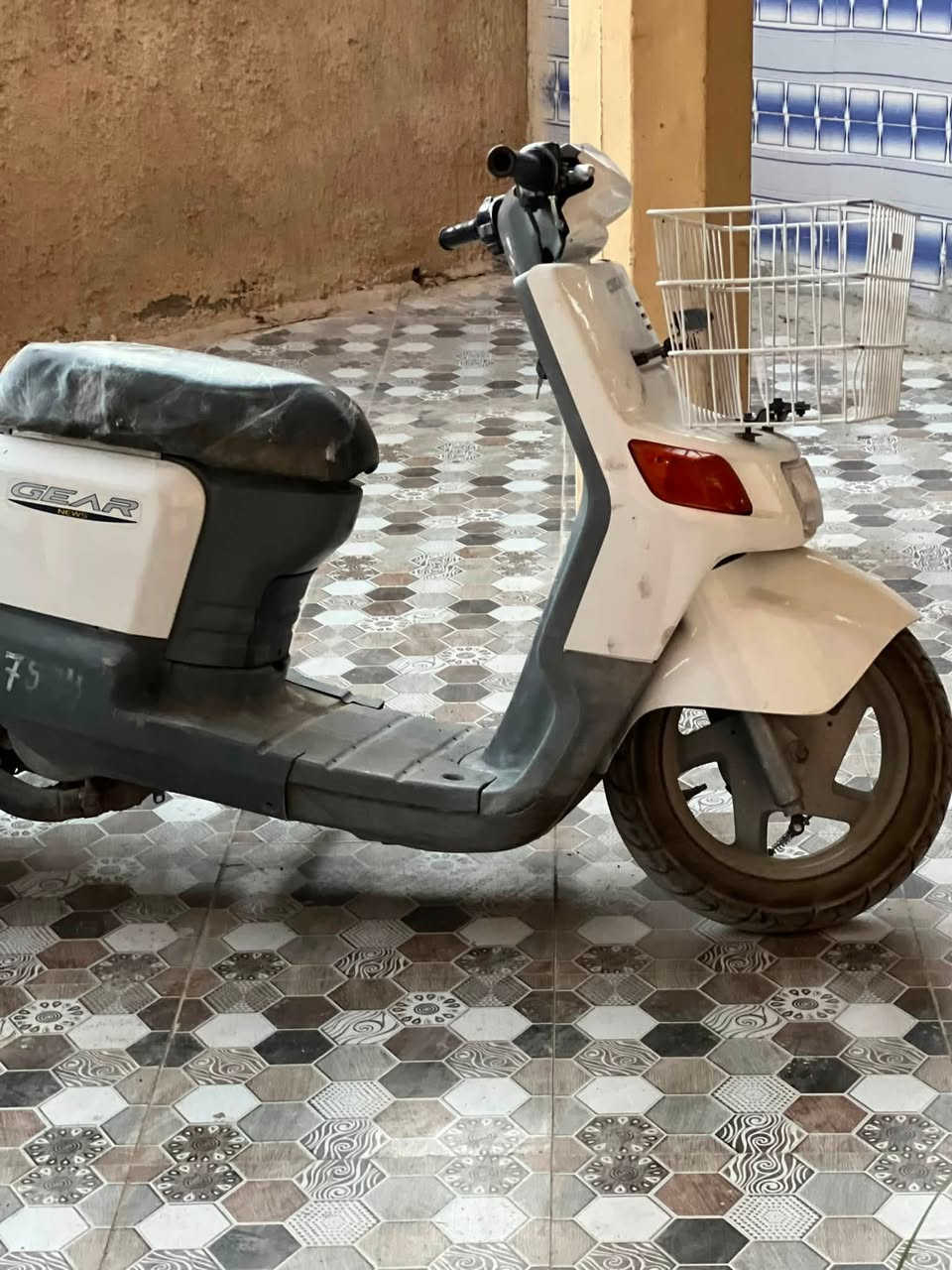 دراجة بيكم 60 للبيع نظيفة اوراقهة وياهة
المحرك ما مفتوح 
الدراجة خير من الله ما نقصهة شي يحتاجلهة بس غسلة 
كلشي ابلادي بيهة 
السعر 355 وبيهة مجال 
مكاني ديالى ناحية العبارة 
*********** رقمي للتواصل موجود واتساب
