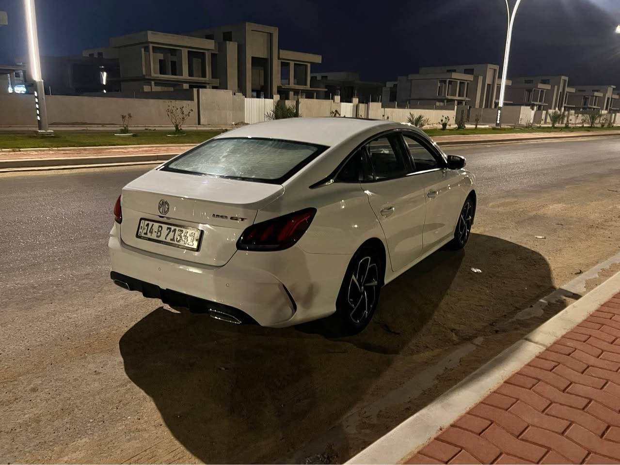 للبيع MG GT 2023 1.5 Turbo خليجي 🔥

🚘 MG GT موديل 2023
🇦🇪 وارد خليجي
⚡ محرك 1.5 Turbo
📌 فئة نص فول

المواصفات والتجهيزات:

• تحكم ستيرن متعدد الوظائف 🎛️
• Apple CarPlay
• Android Auto
• شاشة وسطية
• شاشة عدادات رقمية
• مثبت سرعة Cruise Control
• تحكم بالسرعة
• فتحة سقف كهربائية ☀️
• كاميرا خلفية
• حساسات خلفية
• دخول ذكي Keyless Entry
• تشغيل بصمة / زر تشغيل
• فرامل يد إلكترونية
• Auto Hold
• تحكم كهربائي بالنوافذ
• مرايات كهربائية
• دركسون متعدد الوظائف
• Paddle Shifters خلف الستيرن
• إضاءة LED
• جنوط ألمنيوم 17 إنچ
• تكييف
• مقاعد جلد
• USB و Bluetooth
• نظام ABS وثبات إلكتروني
• مانع انزلاق Traction Control
• مراقبة ضغط الإطارات

📍 الممشى: 112,000 كم قابل للزيادة

🔧 المكينة + الكير + الشاصي:
كفالة على وضع الشركة

📱 التواصل واتساب:
***********

السيارة مناسبة للاستخدام اليومي، اقتصادية وعملية وبمحرك تيربو وأداء ممتاز.

⚠️ الفحص مرحب به بأي مكان يختاره المشتري. البصرة, العراق
