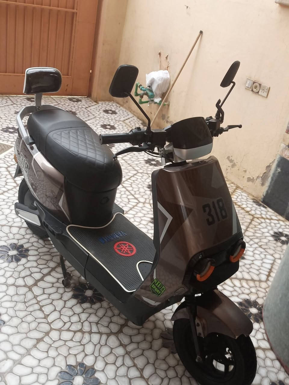 318 • يحتاج بطاريات • كهربائيات اصلية