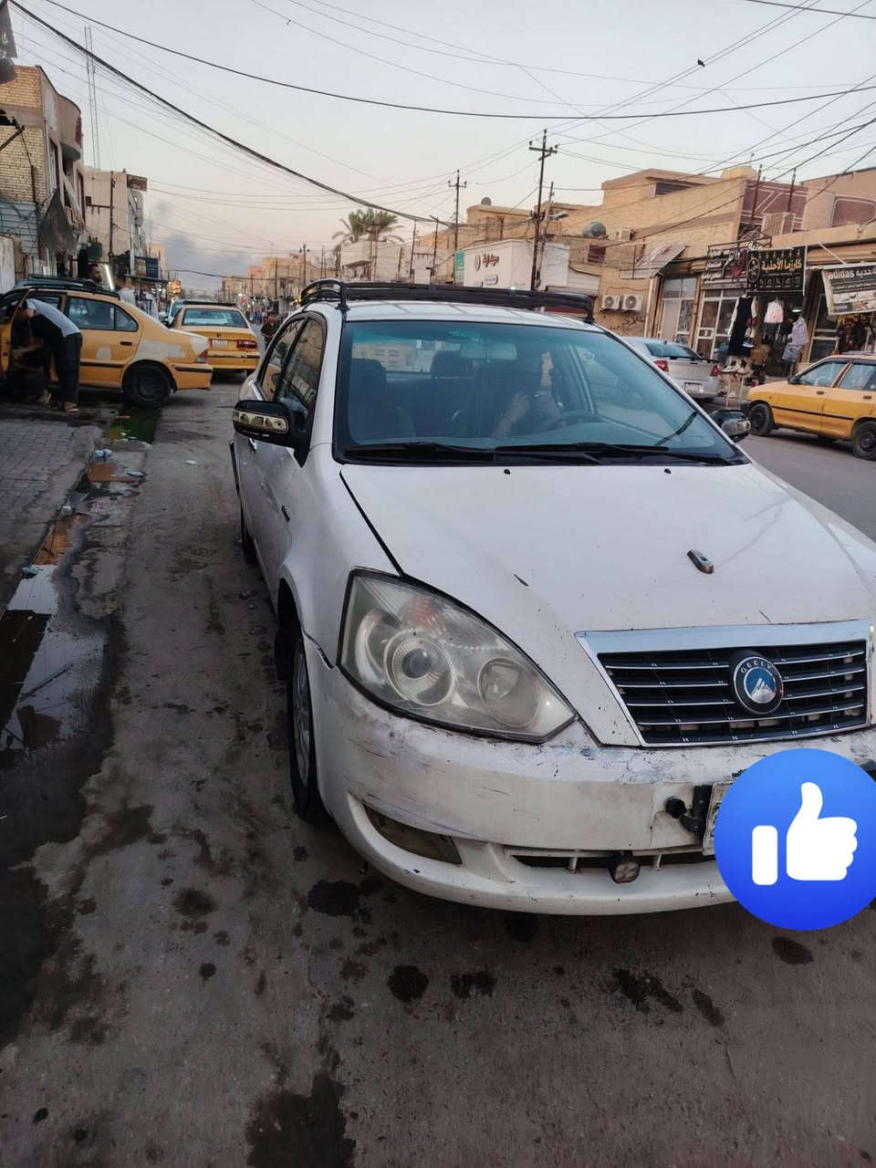 *للبيع جيلي FC موديل 2013 لون ابيض*  
*السعر: 38 ورقة - وبيها مجال للجاد*  

*المواصفات:*
1.  *التبريد*: ثلج ❄️
2.  *الحداديه*: صدر نضيفه
3.  *الكهربائيات*: كلهن شغالات 100%
4.  *المحرك والكير*: شرط 

السيارة جاهزة ما تحتاج دينار. 
مكانها: بغداد
للاستفسار: ***********
