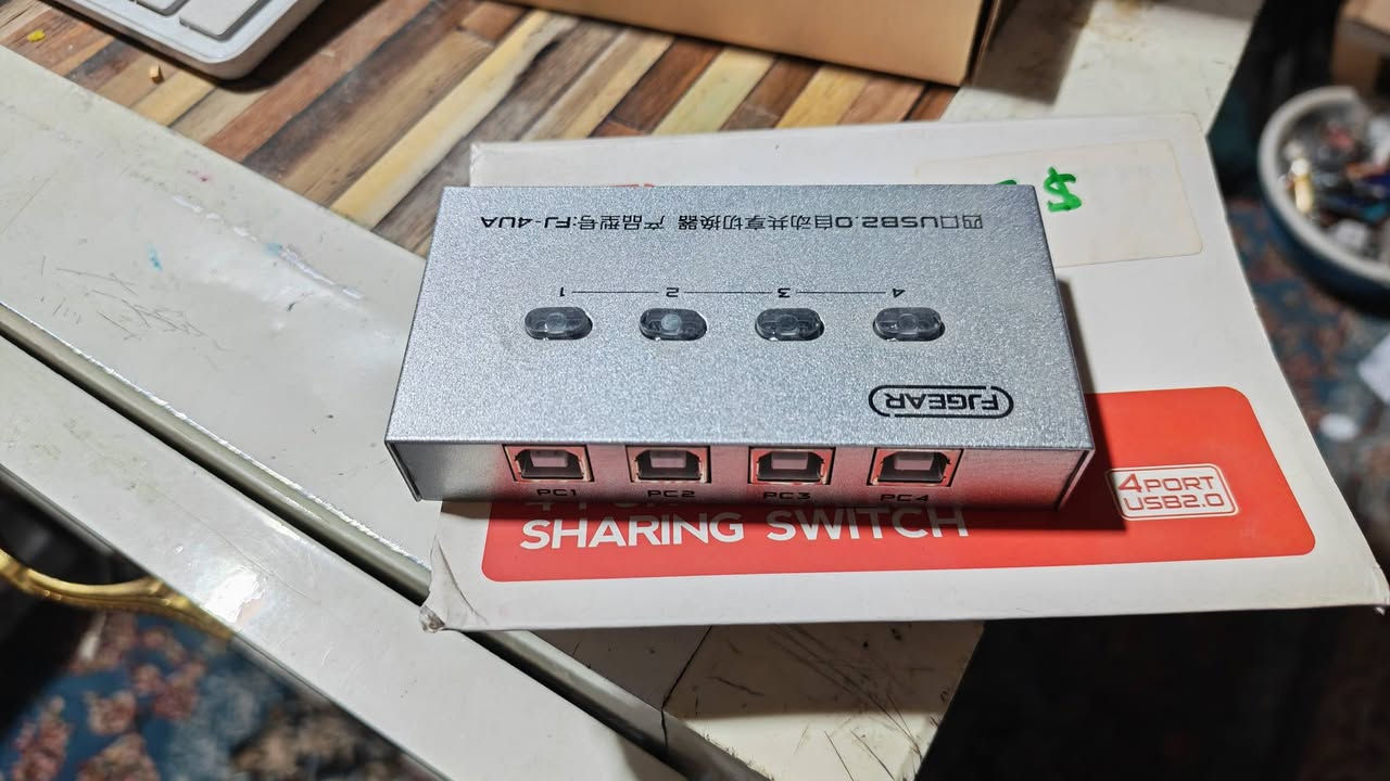 موزع طابعات • ٤ طابعات • منفذ USB