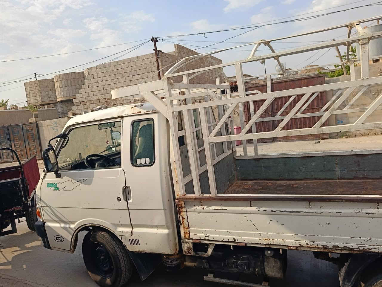 السلام عليكم كية بنكو موديل 95
رقم بغداد مشروع وطني سنوية 27

محرك كير بل شرط تخم تايرات جديد

عنوان كركوك سعر 55 بي مجال قليل
***********

