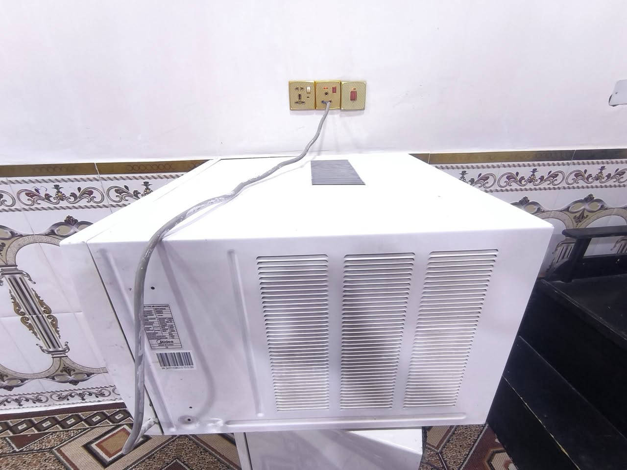 سلام عليكم مكيف بطل نوعيه ميديا جديد كلش لا مشحون ولا مصلح تبريد ثلج سعر250وبيه مجال لشراي عنوان بصره خور الزبير ***********
