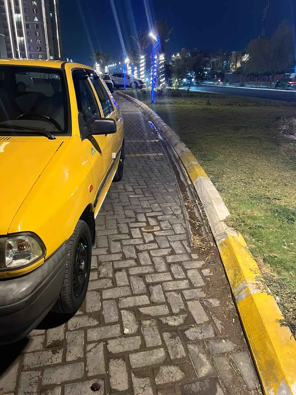 السلام عليكم..
للبيع للبيع 
سايبا موديل 2017 رقم بغداد 
كير مكينه خير من الله 
شواصي حلوات..
تبريد شغال بيها فقط جاملغ امامي ايسر مبدل نفس اللون اثر طخه خفيفه 
هيئه وغرامه مصفرات 
السياره احلى من الصور بهواي تعال وشوف بعينك 
السعر المطلوب 38 وقابل للتفاوض 
مكان السياره بغداد الكرخ ///
الإتصال على الرقم//***********//
