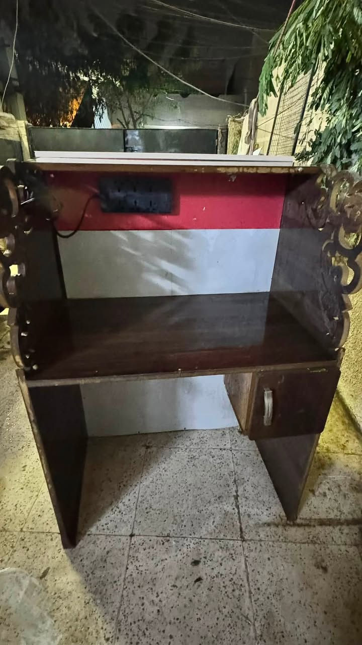 السلام عليكم ميز صيانه  كلش نضيف السعر 75 الف هوك تعليك مال رفوف  متوفر قياس 10-15-20  سعر القطعه 500 دينار  ***********
