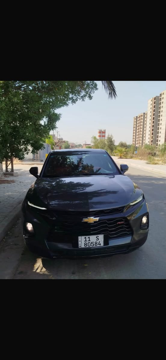 بيع فقط
شوفرليت بلايزر 2LT موديل 2020 
رقم بغداد باسمي سنويه لغاية 2028
ماشيه 83 mi
بصمه اربع ابواب وتشغيل 
كامرا وشاشه بلاديه كار بلي 
كشن كهرباء 
تحكم ستيرن 
هند بريك بصمه 
تبريد امامي خلفي 
منافذ شحن امامي خلفي 
محرك 3600 / 3 انظمة قيادة 
تخم تاير جديد 
كشنات جلد 
ضرر السياره / بنيد وجاملغ مبدل 
دعاميه RS فقط 
السياره نضيفه جدا ومابيها اي نقص
مكان السياره بغداد الدوره 
معروضه 148  وبيها مجال 
للاستفسار *********** يوجد وتساب

