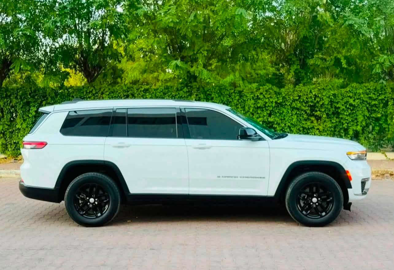 السلام عليكم

JEEP GRAND CHEROKEE

جيب كراند شيروكي 

لون ابيض

موديل :- 2024

 محرك 6 سلندر  3600 

موصفات 

فورويل 4*4

7 راكب

بصمة 

 رادارات 360 درجه 

 اوتو ستوب 

 نقطه عمياء

 ابل كار بلي اوتو 

 عداد دجتال 

كامره خلفيه

 شاشه كبيره 

3 قطع تبريد 

تحديد مسار 

ماشيه 32 الف ميل

صبغ :-فقط جملغ امامي صبغ بدون دواخل و بدون ارباك جميع ارباكات سليمه بلادي 

راديترات تبريد رادار كل شرط بلادي

سياره بدون رقم لازم ترقيم شمالي فقط

عنوان 📍عقرة

سعر :- 260 $ ورقة  بدون رقم 

رقم تلفون و واتساب ☎️

***********
